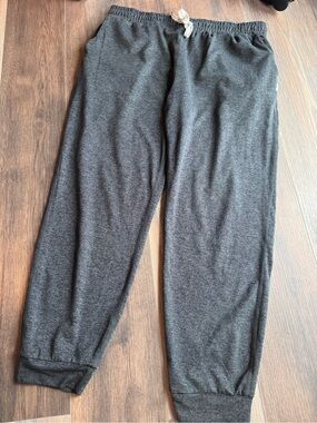 Vuori Heather Charcoal Grey Knit Sweatpants